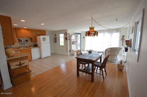 13622 Wayne St, Union, MI 49130 photo 8