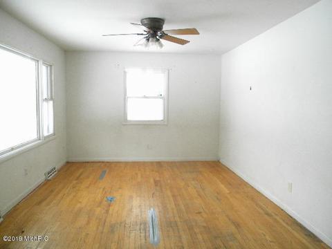 162 E 82nd St, Newaygo, MI 49337 photo 8