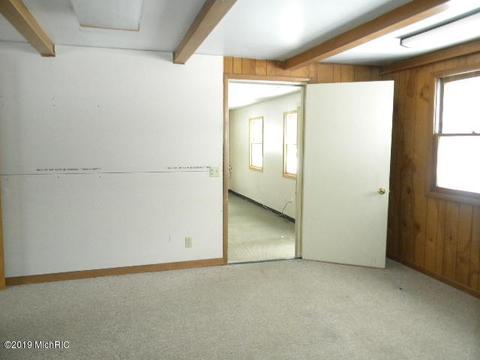 162 E 82nd St, Newaygo, MI 49337 photo 6