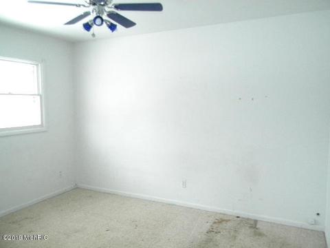 162 E 82nd St, Newaygo, MI 49337 photo 9