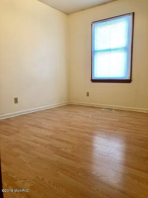 307 Third St, Sunfield, MI 48890 photo 15