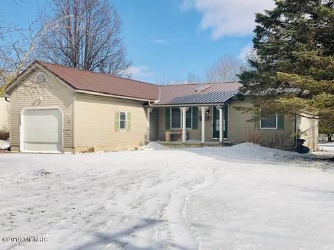 307 Third St, Sunfield, MI 48890 photo 1