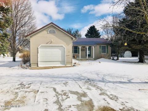 307 Third St, Sunfield, MI 48890 photo 2
