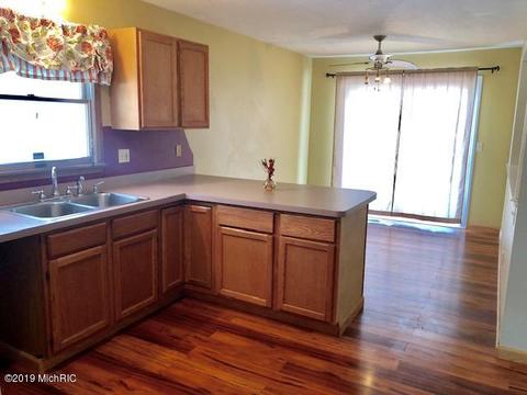 307 Third St, Sunfield, MI 48890 photo 9