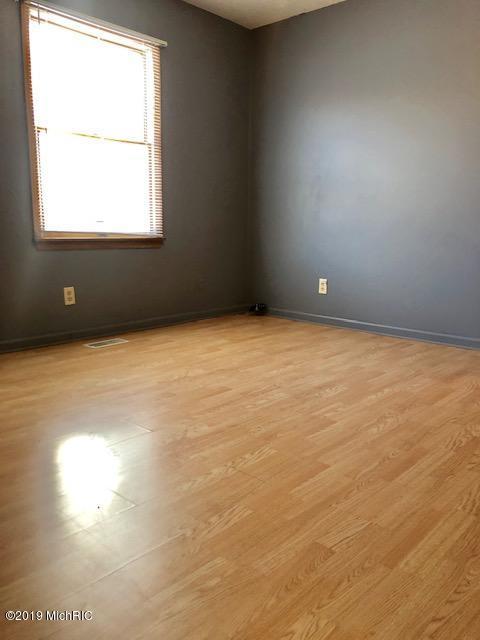 307 Third St, Sunfield, MI 48890 photo 18