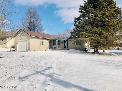 307 Third St, Sunfield, MI 48890 photo 3