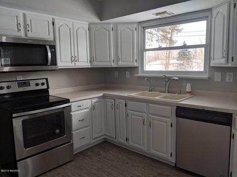915 Constantine St, Three Rivers, MI 49093 photo 3