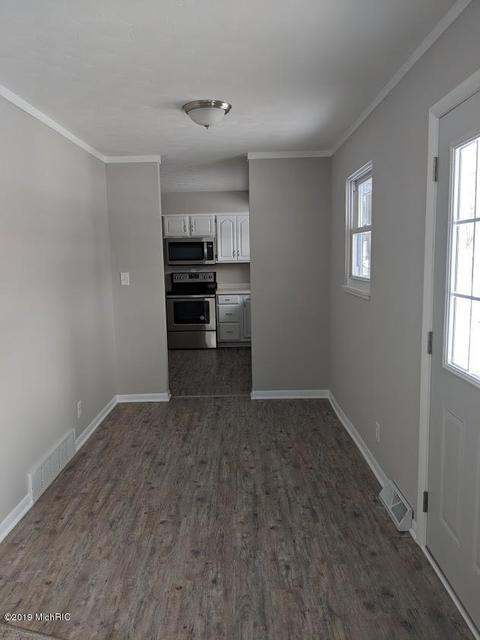915 Constantine St, Three Rivers, MI 49093 photo 4
