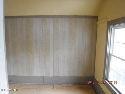 214 E Grant St, Plainwell, MI 49080 photo 11