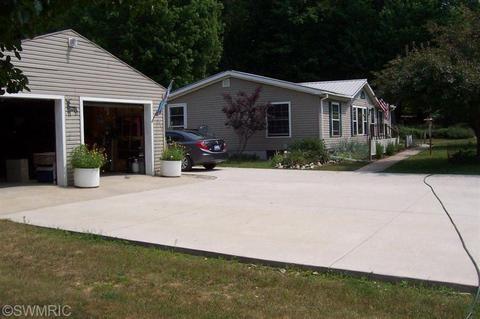 6426 S Fox Den Rd, Custer, MI 49405 photo 1