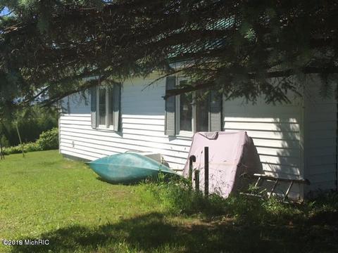 19009 Gennett Rd, Charlevoix, MI 49720 photo 31
