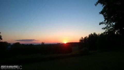 19009 Gennett Rd, Charlevoix, MI 49720 photo 2