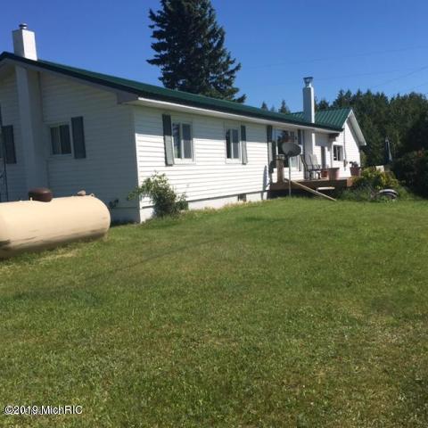19009 Gennett Rd, Charlevoix, MI 49720 photo 36