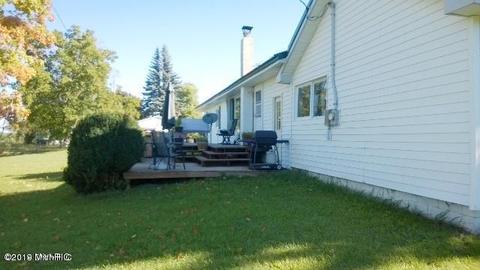 19009 Gennett Rd, Charlevoix, MI 49720 photo 27