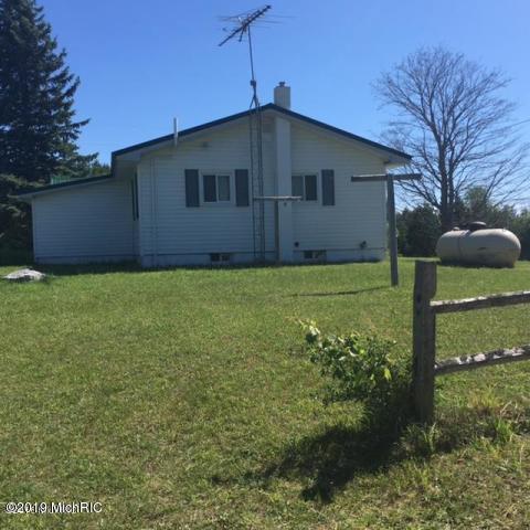 19009 Gennett Rd, Charlevoix, MI 49720 photo 35