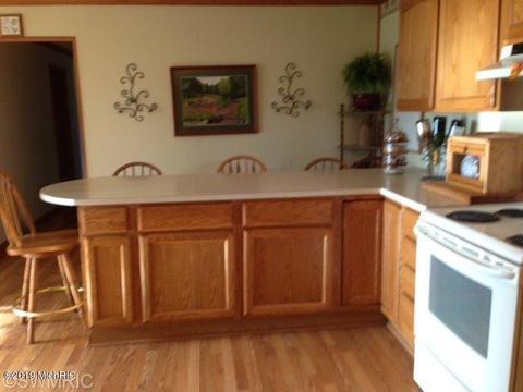 19009 Gennett Rd, Charlevoix, MI 49720 photo 5