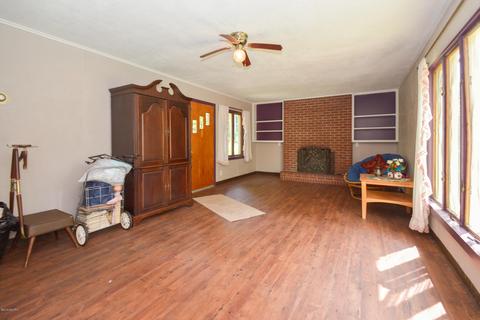 706 E Mansion St, Marshall, MI 49068 photo 4
