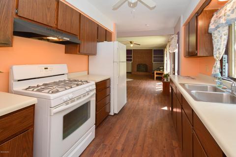 706 E Mansion St, Marshall, MI 49068 photo 8