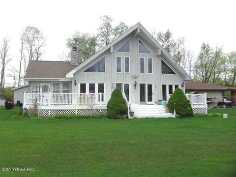 62229 Lagoon Dr, Cassopolis, MI 49031 photo 1