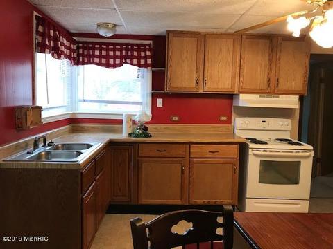 127 S Main St, Waldron, MI 49288 photo 10