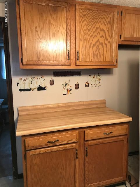 127 S Main St, Waldron, MI 49288 photo 8