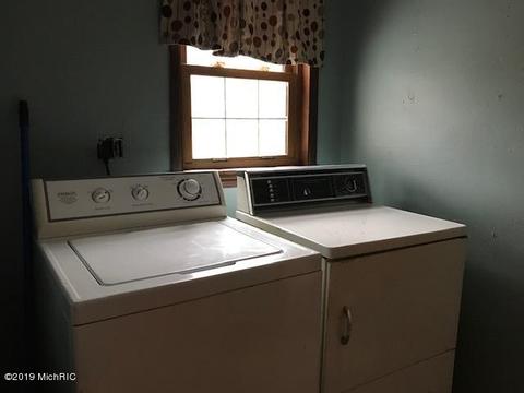 127 S Main St, Waldron, MI 49288 photo 23