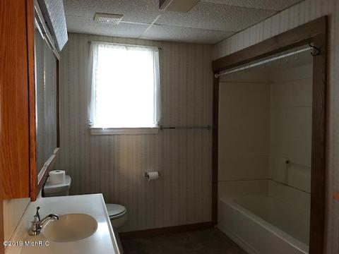 127 S Main St, Waldron, MI 49288 photo 25