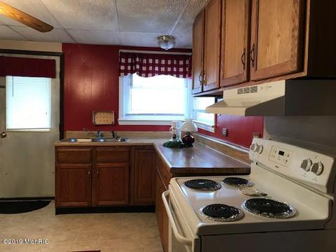 127 S Main St, Waldron, MI 49288 photo 9
