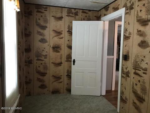 127 S Main St, Waldron, MI 49288 photo 17