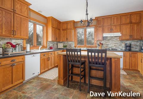 680 Bowes St SE, Lowell, MI 49331 photo 3