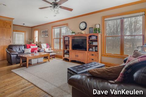 680 Bowes St SE, Lowell, MI 49331 photo 7