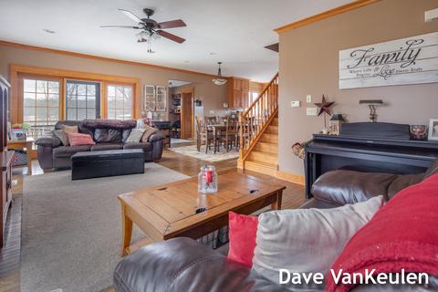 680 Bowes St SE, Lowell, MI 49331 photo 6