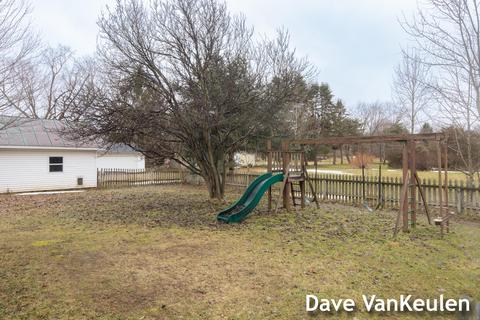 680 Bowes St SE, Lowell, MI 49331 photo 14
