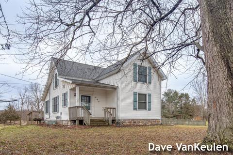 680 Bowes St SE, Lowell, MI 49331 photo 1