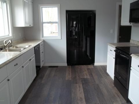 312 Franklin St, Bronson, MI 49028 photo 4