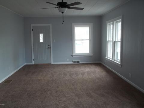 312 Franklin St, Bronson, MI 49028 photo 2