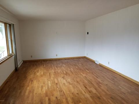 602 E Smith St, Buchanan, MI 49107 photo 6