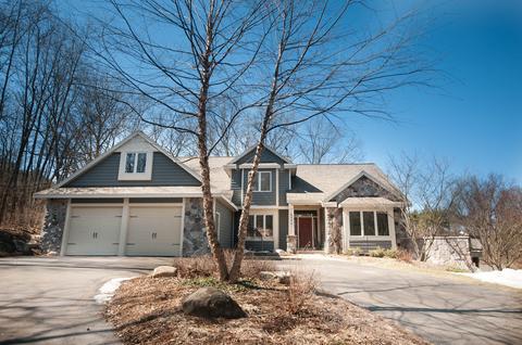 8994 Bailey Dr NE, Ada, MI 49301 photo 2