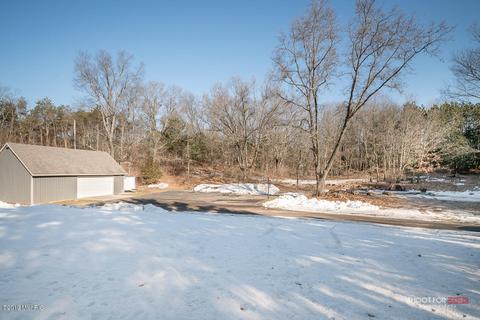 8994 Bailey Dr NE, Ada, MI 49301 photo 3