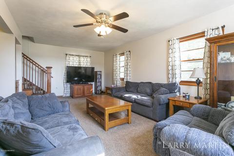3320 Bauer Rd, Jenison, MI 49428 photo 4