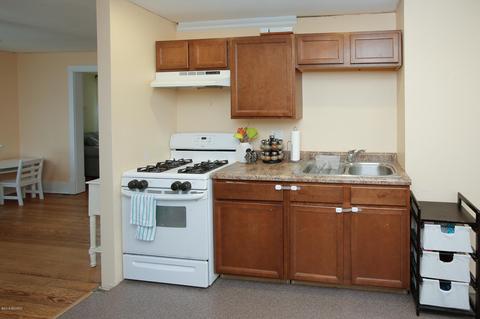 749 E Green St, Marshall, MI 49068 photo 7