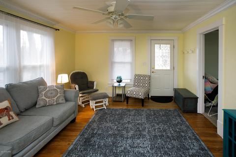 749 E Green St, Marshall, MI 49068 photo 4