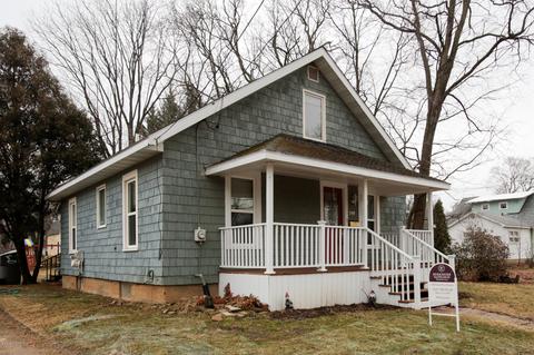 749 E Green St, Marshall, MI 49068 photo 1