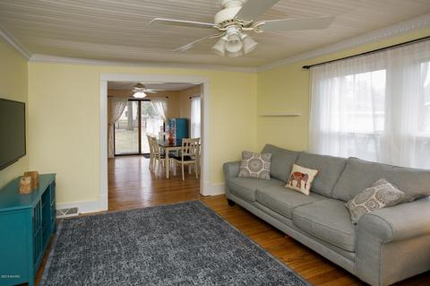 749 E Green St, Marshall, MI 49068 photo 5