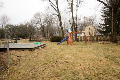 749 E Green St, Marshall, MI 49068 photo 17