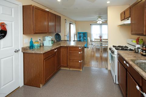 749 E Green St, Marshall, MI 49068 photo 8