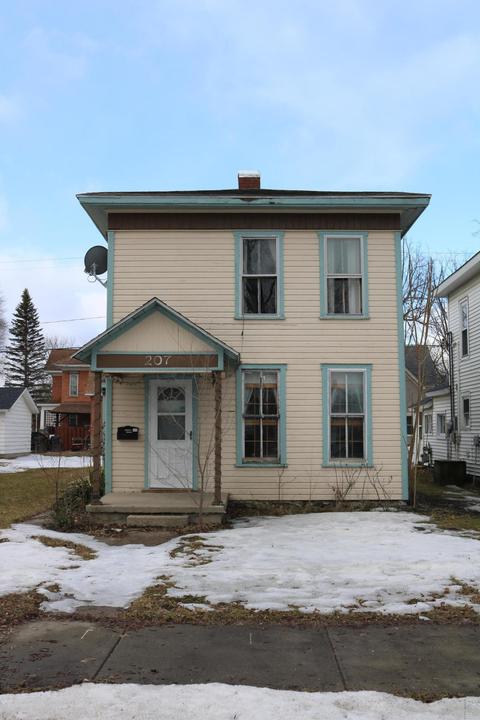 207 N Third Ave, Big Rapids, MI 49307 photo 1