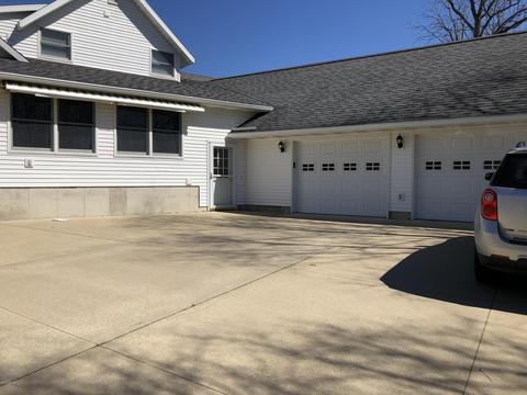 546 E State St, Colon, MI 49040 photo 4