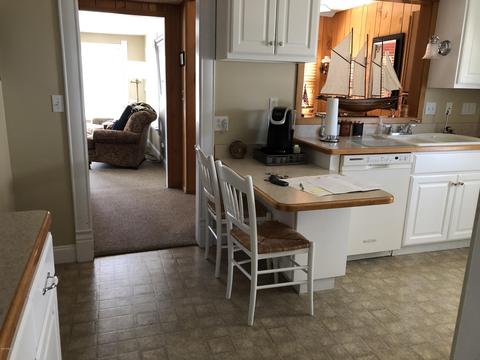 546 E State St, Colon, MI 49040 photo 8