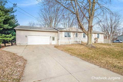 4102 Janet Dr, Dorr, MI 49323 photo 2